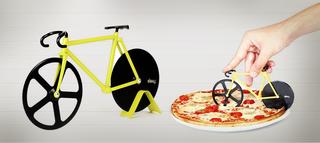 Pizza cutter, bike wheel blades