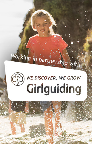 Girl Guiding - Girls Kayaking 