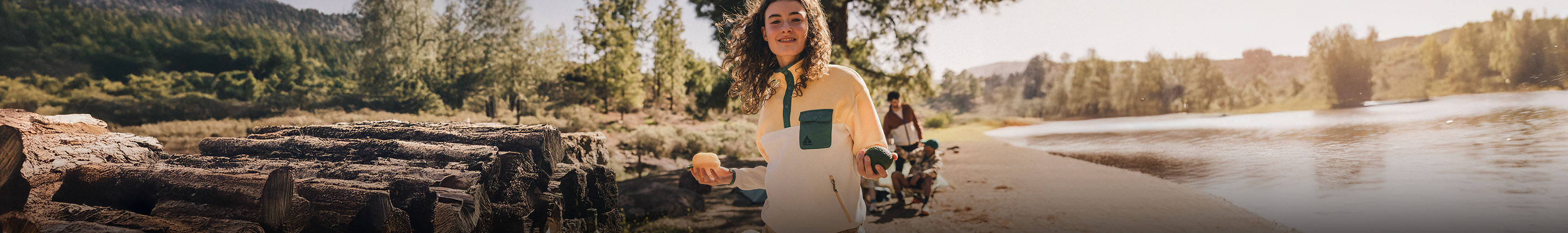 A woman wearing an Ayacucho fleece 